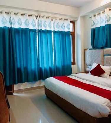 Mashobra Retreat - Budget Friendly ! Staaf Friendly ! Parking ! Lift ! Couple Friendly