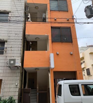 Maximum of 21 people can be rented in one building 3 minutes walk to Tomari Port 10 minutes drive to the airport No parking lot 30 seconds walk from paid parking lot warayunso port city May