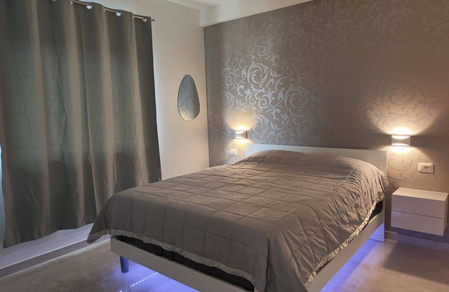 Maxine Mare Blu - Sleeps 4 - 3 Mins To Beach