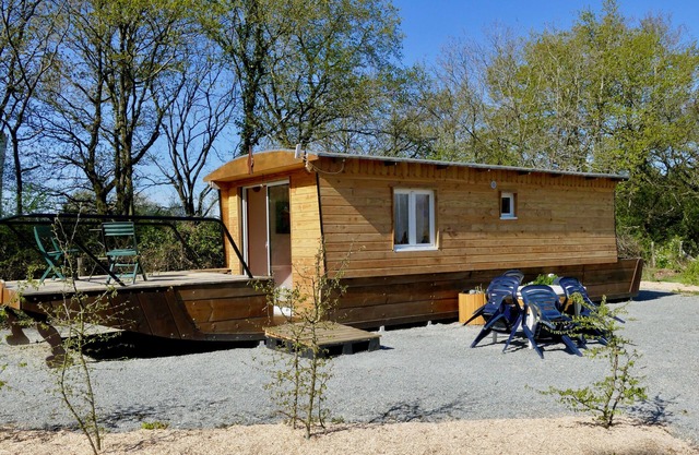 Mayari, atypical accommodation, in the countryside, pets welcome