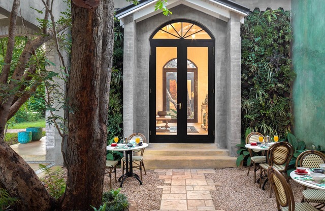 Mbano Manor Hotel Victoria Falls