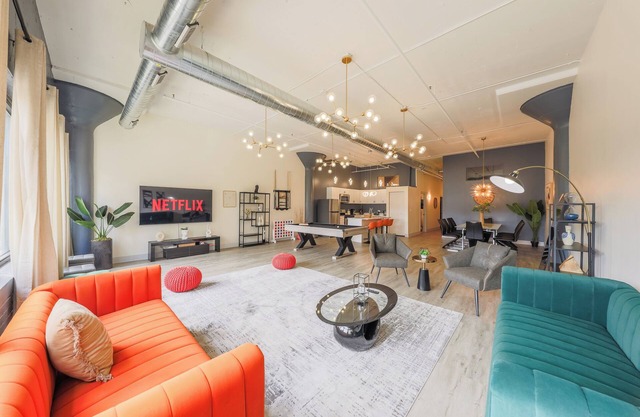 McCormick 5B/3Ba Luxury Suite for groups/12 guests