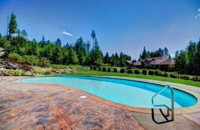Meadowlake condo - Summer pool and hot tub! AC for those hot summer days
