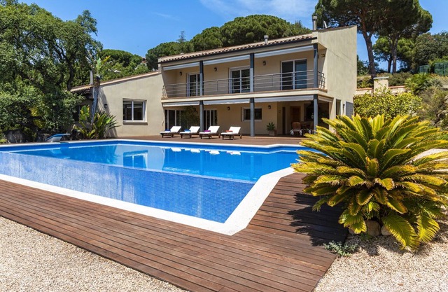 Mediterranean villa with pool near Barcelona