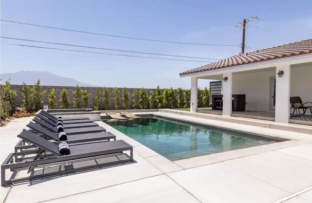 Mediterranean Villa w/New Salt Water Pool & Spa
