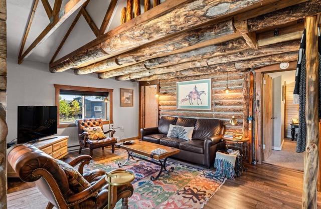 Meet me in the Rockies! Adorable cabin #2022009572