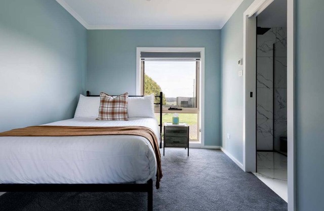 Melrose Retreat with Court Access