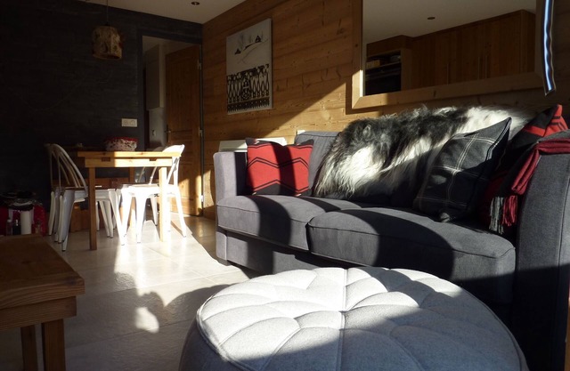 MERIBEL MOTTARET ALL INCLUSIVE SKI IN&OUT, LUXURIOUS DUPLEX 4 * IN PEACE, PARKIN