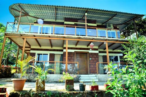 MERIDIAN AC VILLA - Besides Valley View & Strawberry Farms