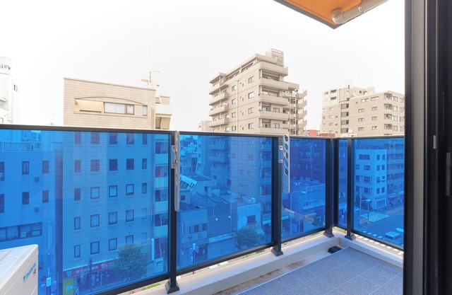 Metro Gate Morishita