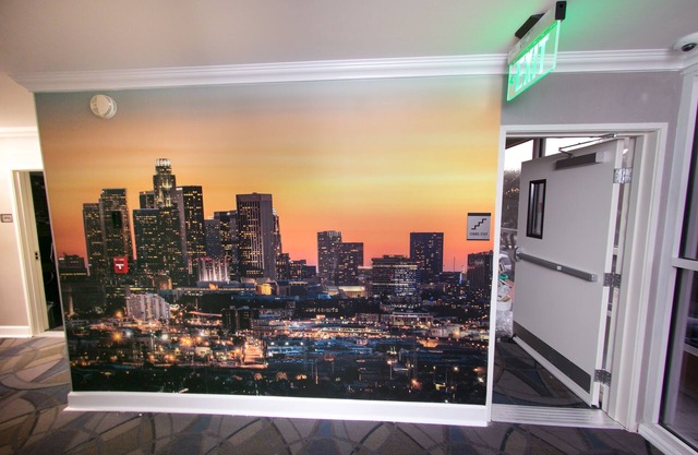 Metropolitan Inn & Suites