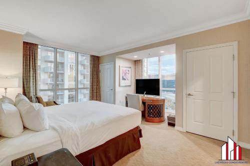 MGM Signature-15-802 1Br 2Ba F1 Pits View Balcony