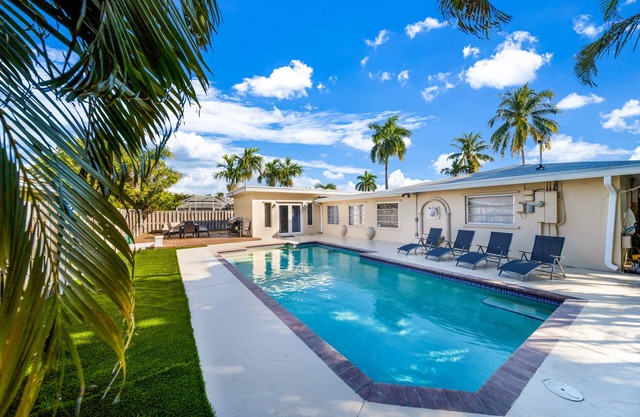 "MIA Ocean"4 Bed Home 5 Min To Beach
