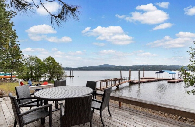 Mica Bay Chalet | This Retreat Awaits You