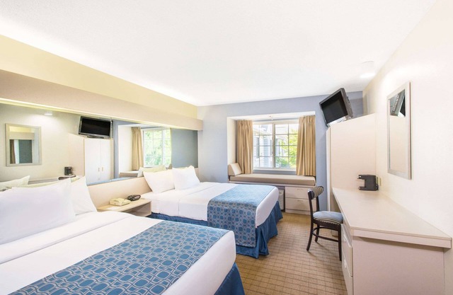 Microtel Inn & Suites by Wyndham Seneca Falls
