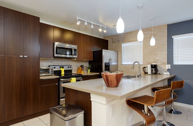 Mid-Century Modern Desert Oasis
