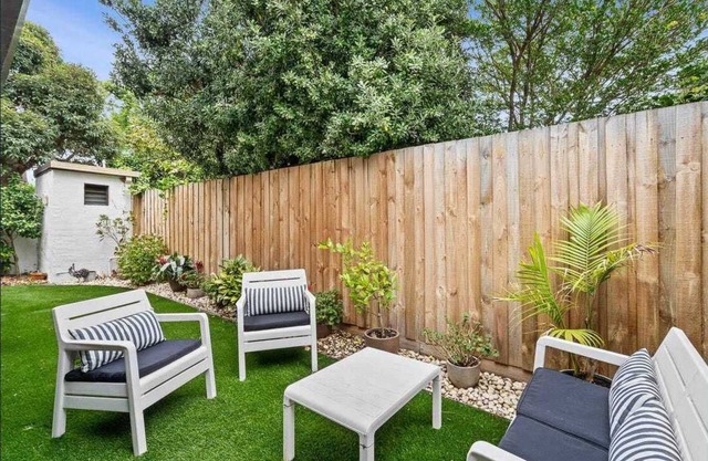 Middle Brighton Beach House (3-bed)