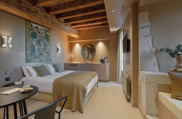 MiHotel - Cité Médiévale de Pérouges