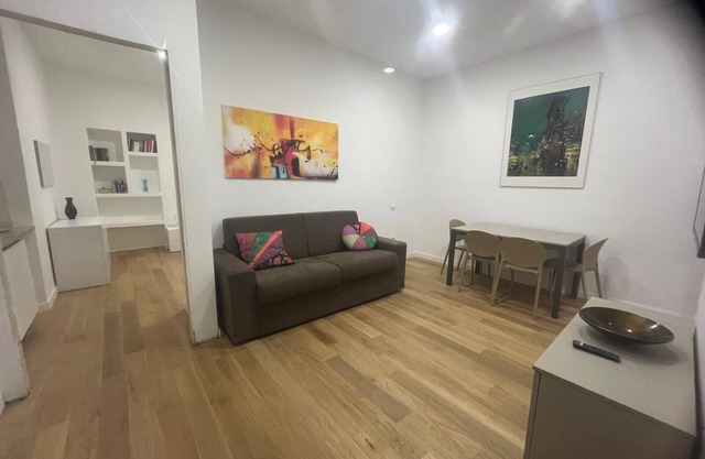 Milano bilocale recently renovated, close to Milano Duomo 10 min auto