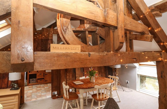 MILLERS LOFT, pet friendly, character holiday cottage in Llanrwst