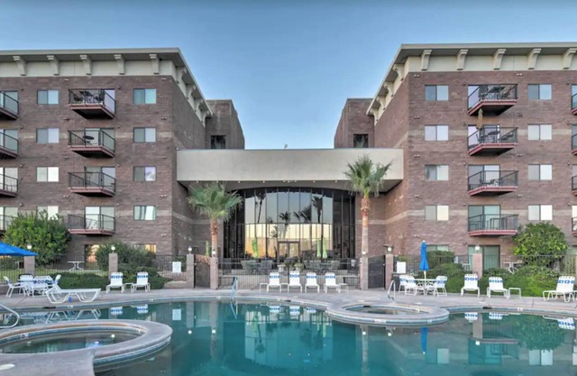 Million Dollar Views at the Penthouse Suite and the Best of Resort Living!