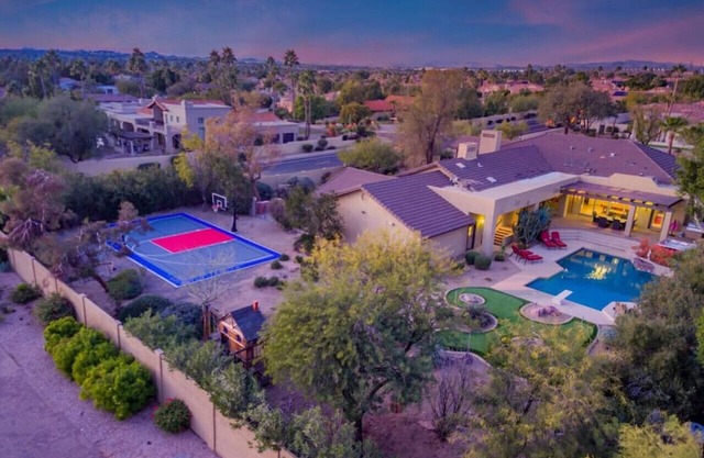 Million $ Dream Villa+Live in Luxury with It ALL+SportCourt+Putting Green+Hot Tub