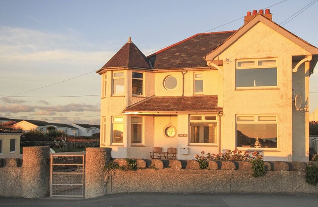 Min Y Mor Trearddur Bay