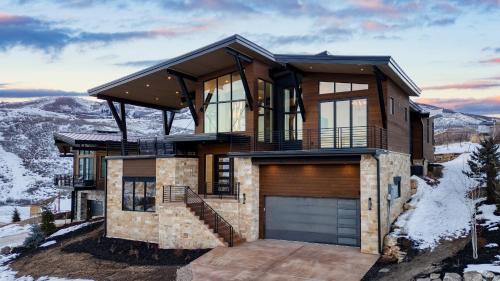 Mins to Deer Valley Lift Firepit Game Room Views 5BDR Orion by AvantStay