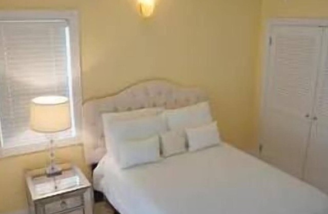 Minutes from Vance W. Amory Int’l Airport! 3 Spaces With Pools and FREE Parking!