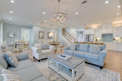 Miramar Beach Getaway with Pool Access and Fireplace!