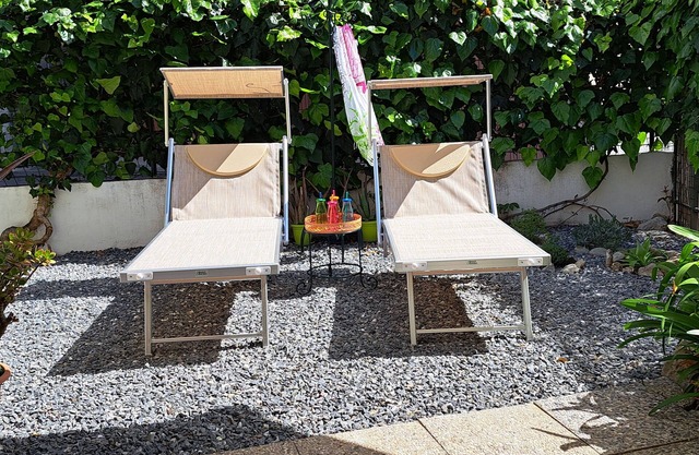 Miss Virginia's Blue Cottage&Garden, parking space, sea within walking distance