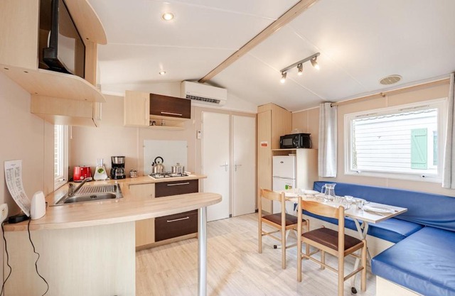 Mobil home climatisé, Wi-Fi, 30 minutes du Puy duFou, proche de la piscine