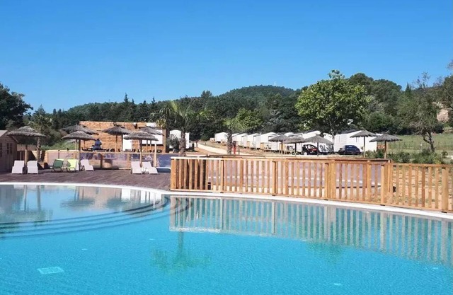 Mobil-home | Classic XL | 3 Ch. | 6 pers. | Uncovered raised terrace