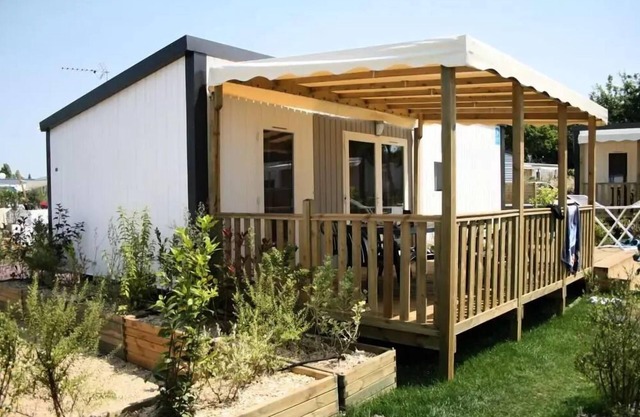 Mobil-home Premium + 40m² (2ch - 5pers) + TV + LV + BBQ + Clim + 2 SDB 5 people