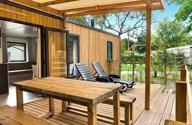 Mobil-home | Ultimate | 2 Ch. | 4 pers. | Raised terrace | A/C | TV