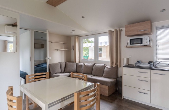 Mobile home 6 pers, 3-star campsite 5km from ocean, heated pool, family activities