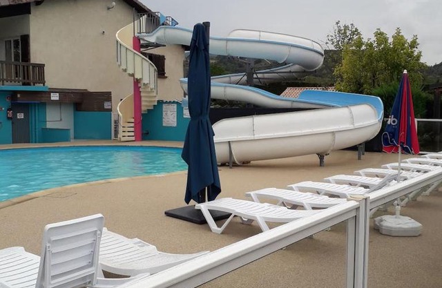 Mobile-home dans camping 4 étoiles