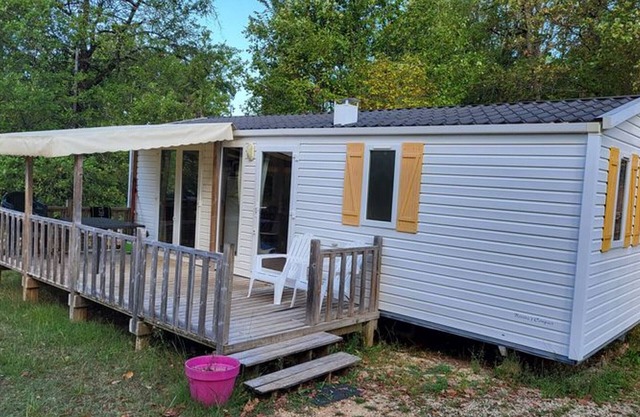 Mobile Home for 5 with Terrace