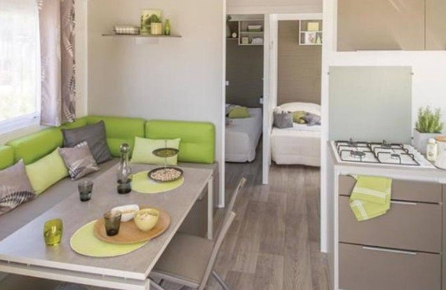 Mobile home with terrace for 5 people, 2 bedrooms