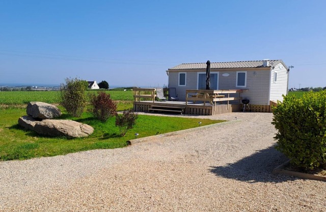 Mobile Home 'Ty Reuniou' with Sea View, Private Terrace and Private Garden
