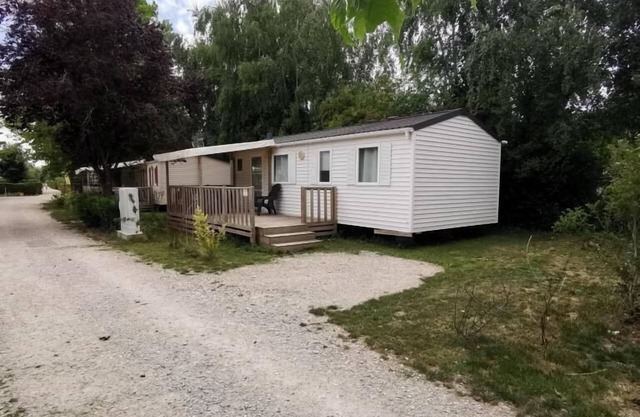 Mobilhome 3 rooms 6 pers TV WIFI washing machine plot near animations