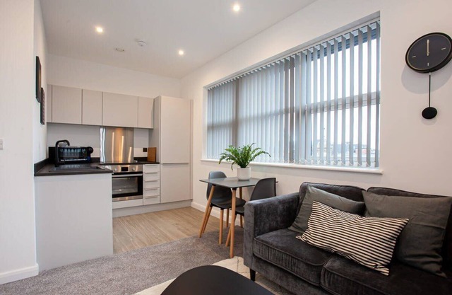 Modern 1 Bedroom Apartment in Central Bolton