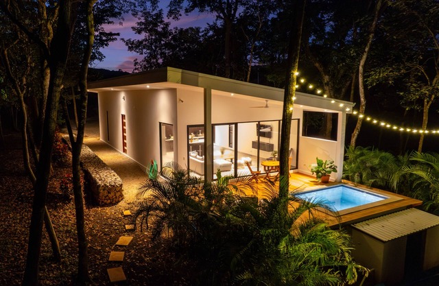 Modern 1 Bedroom Jungle Retreat