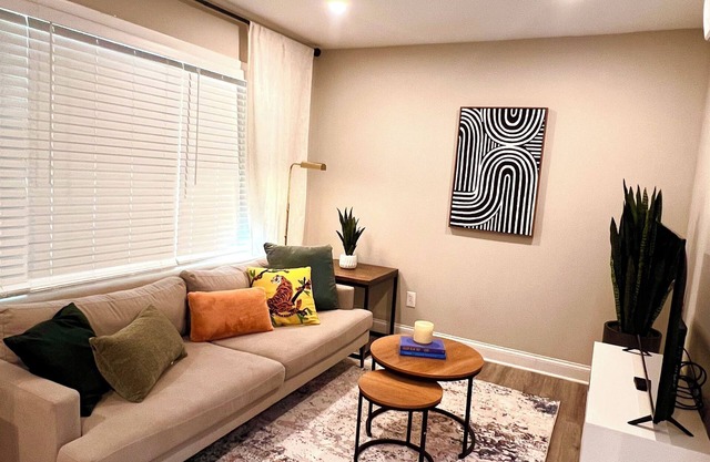 Modern 1BR Condo with Gym WiFi and Dog Park Near NoDa and Uptown