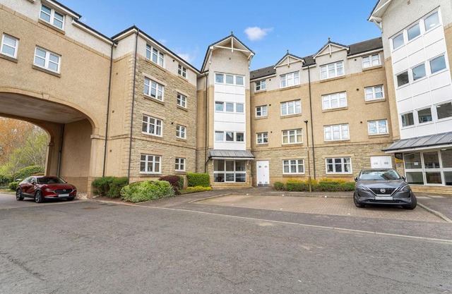 Modern 1BR flat - free parking + lift