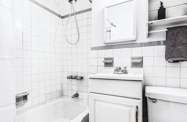 Modern 2-Bedroom Apt in the Heart of Midtown