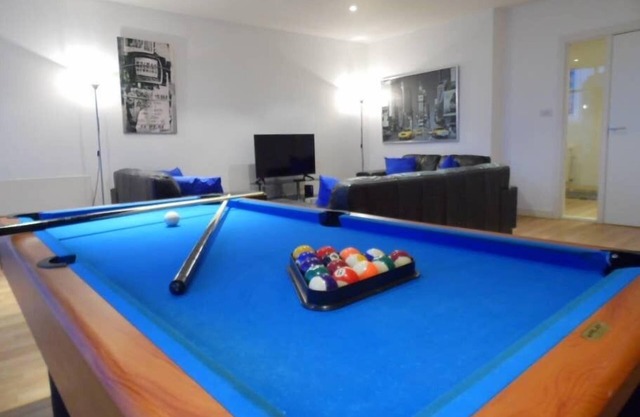 Modern 2 bedroom Apt next to SSE Hydro and SEC