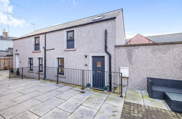 Modern 2 bedroom Flat in the centre of Montrose