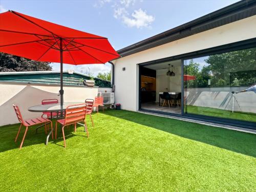 Modern 2 bedroom house, sleeps up to 6