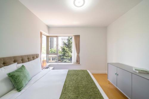 Modern 2BR 1 Living Room Apartment Near Metro Lines one